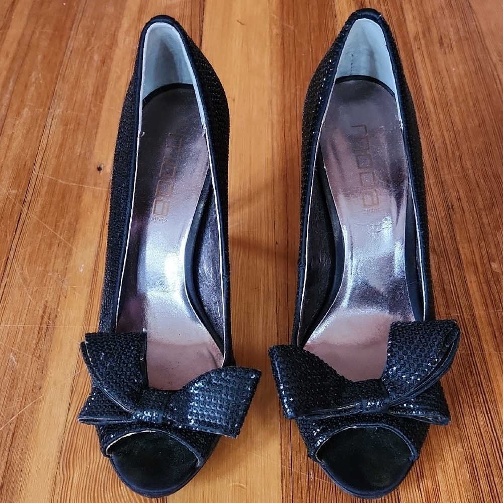 Moda Black Sequin Peep-Toe Heels with Bow Accent - Picture 2 of 6